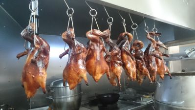 Les canards attendent la fin de cuisson